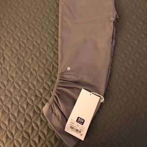 Brand new never worn Women’s size 8 lululemon crop